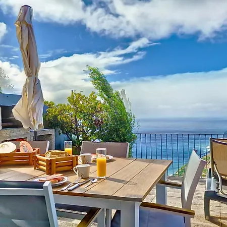 Laura By Lovelystay Villa Calheta (Madeira)
